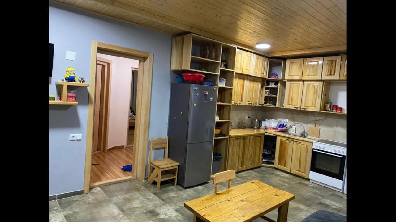 Sana Guest House Mestia Esterno foto
