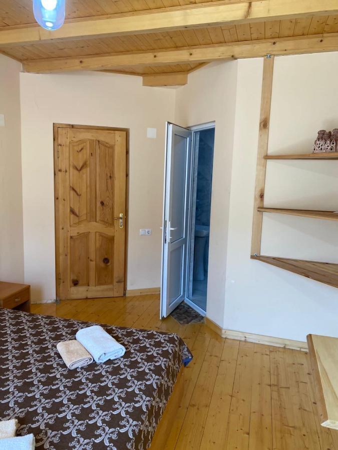 Sana Guest House Mestia Esterno foto