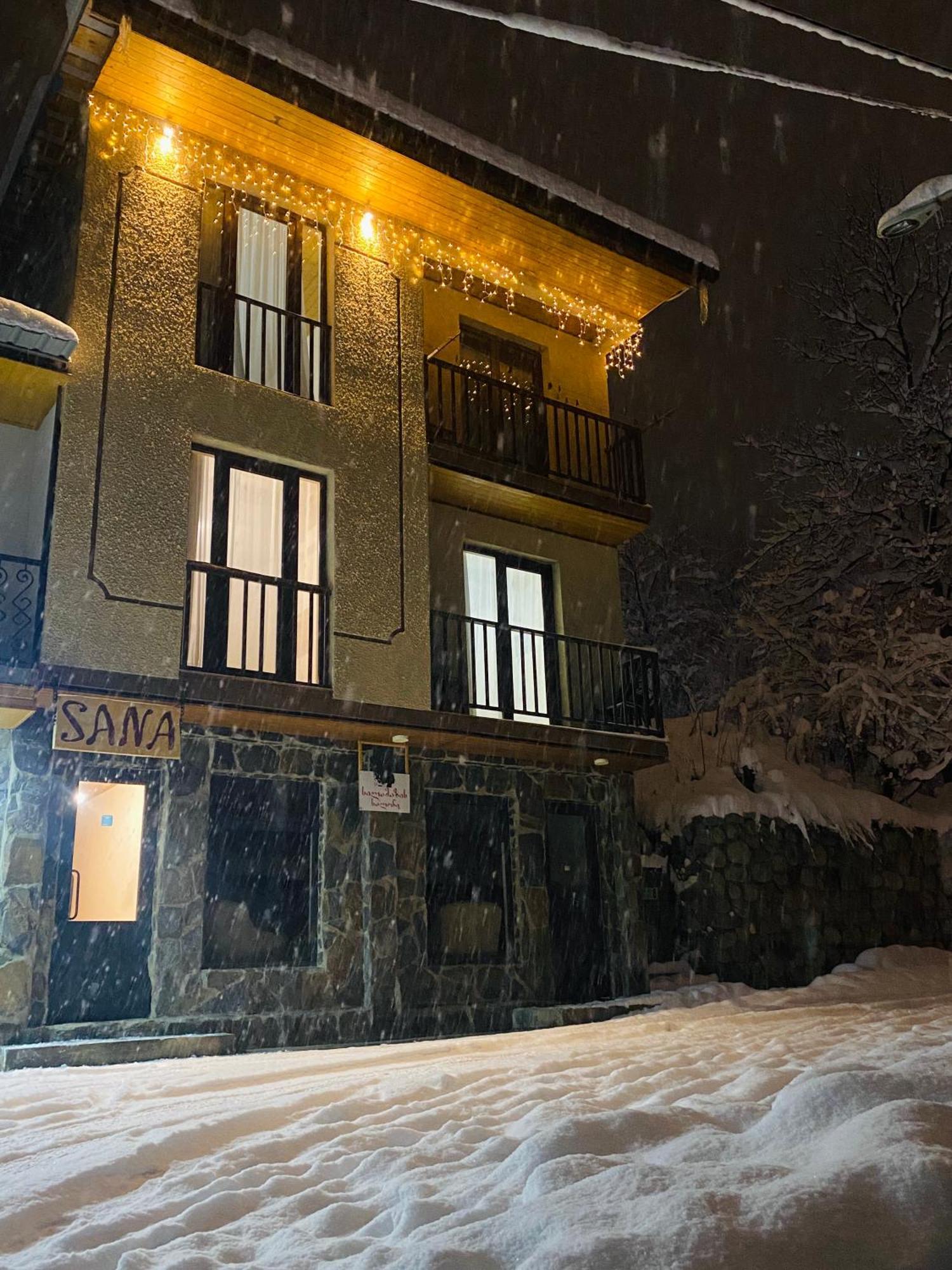Sana Guest House Mestia Esterno foto