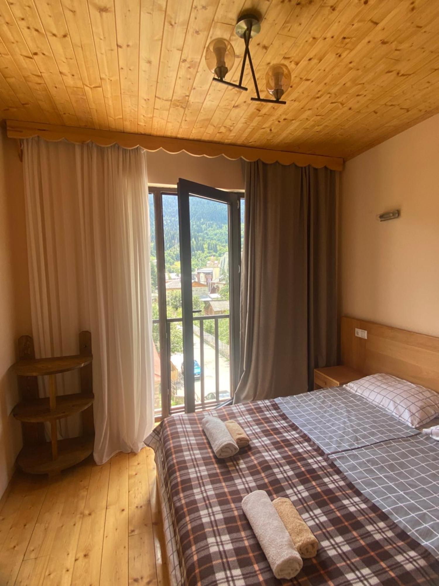Sana Guest House Mestia Esterno foto